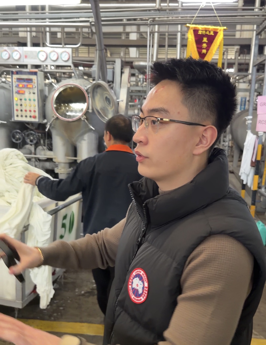 Ohzehn team member on the dye-house floor